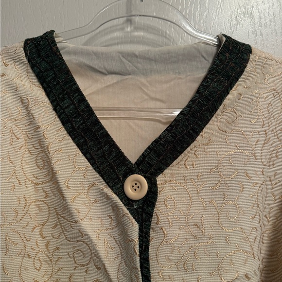 Unbranded Festive Cream Jacket with Tree Design - Picture 5 of 10